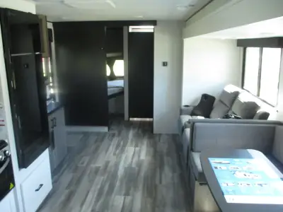 2025 Jayco Jay Flight SLX 330TBS photo 8