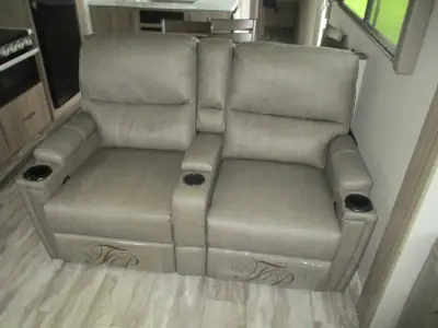 2022 Grand Design Imagine 3100RD photo 10