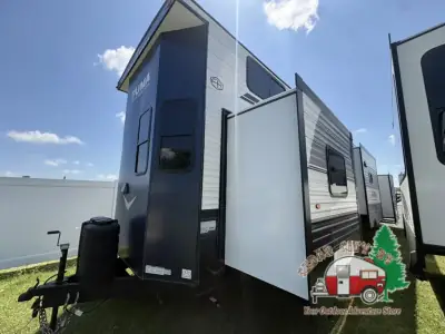 2027 Forest River Puma Vista 421LFT photo 6