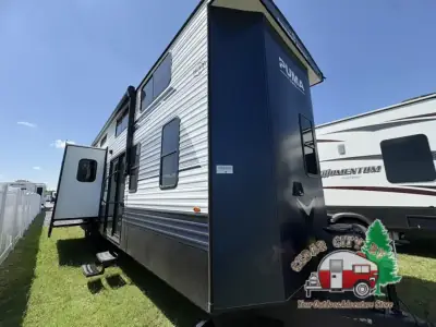 2027 Forest River Puma Vista 421LFT photo 4