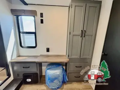 2027 Forest River Puma Vista 421LFT photo 28