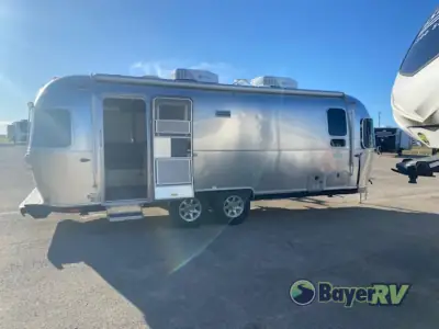 2025 Airstream Flying Cloud 25FB Twin
