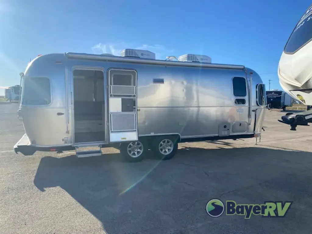 2025 Airstream Flying Cloud 25FB Twin exterior