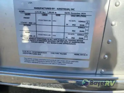 2025 Airstream Flying Cloud 25FB Twin photo 25
