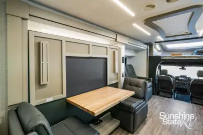 2026 Newmar Freedom Aire 2515 Std photo 19