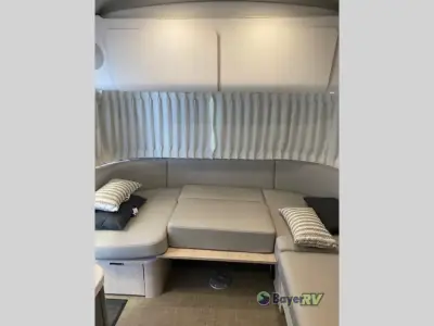 2022 Airstream Globetrotter 27FB photo 11