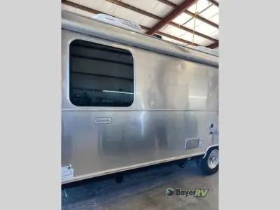 2022 Airstream Globetrotter 27FB photo 7