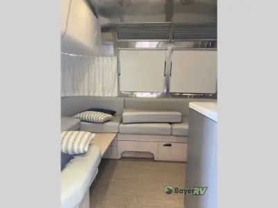 2022 Airstream Globetrotter 27FB photo 10