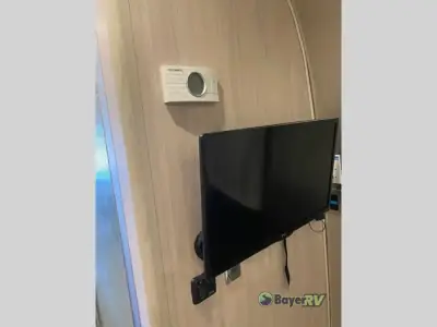 2022 Airstream Globetrotter 27FB photo 17