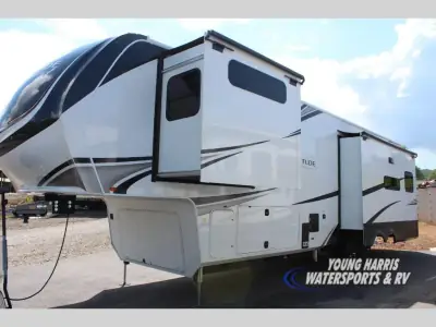 2027 Grand Design Solitude 370DV photo 3