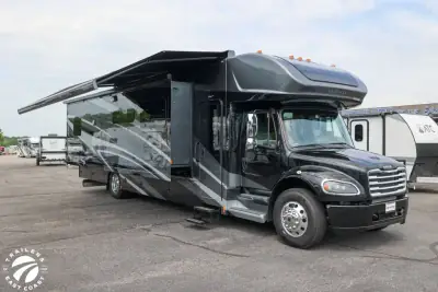 2027 Renegade Valencia 39FW photo 9