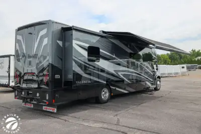 2027 Renegade Valencia 39FW photo 10