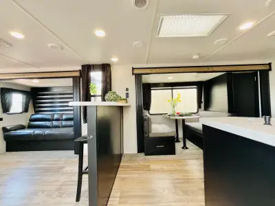 2022 Forest River CHEROKEE 306MM photo 6