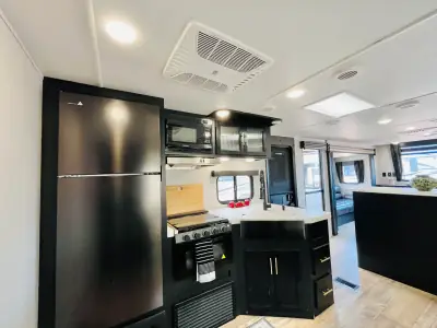 2022 Forest River CHEROKEE 306MM photo 11