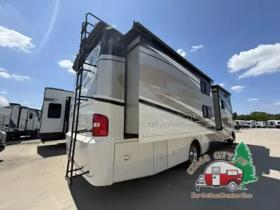 2015 Tiffin Motorhomes Allegro 35 QBA photo 7