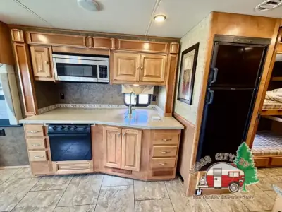 2015 Tiffin Motorhomes Allegro 35 QBA photo 16