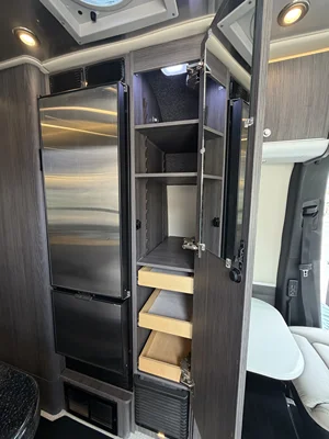 2020 AIRSTREAM INTERSTATE GRAND TOUR EXT photo 6