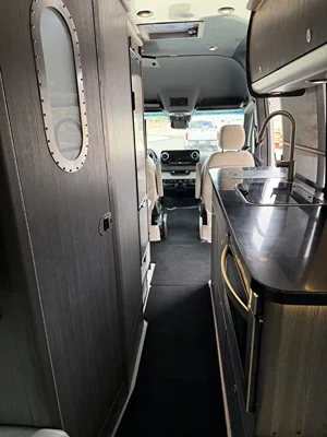 2020 AIRSTREAM INTERSTATE GRAND TOUR EXT photo 10