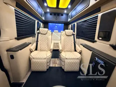 2023 Midwest Automotive Designs Business Class Standard photo 32
