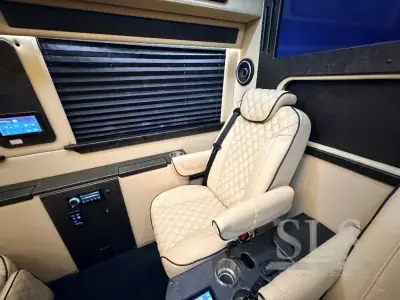 2023 Midwest Automotive Designs Business Class Standard photo 25