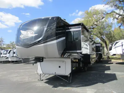 2023 Jayco Pinnacle 32RLTS photo 2