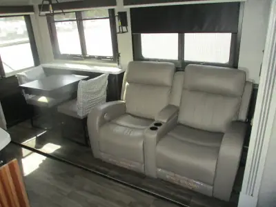 2023 Jayco Pinnacle 32RLTS photo 10