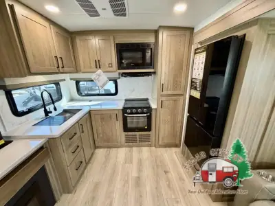 2027 Forest River Rockwood Ultra Lite 2711RK photo 19