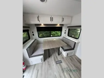 2027 Venture Sienna SA241VRD photo 21