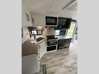 2027 Venture Sienna SA241VRD photo 17