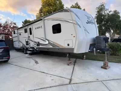 2017 EAGLE 324BHTS photo 2