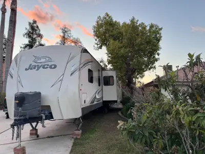 2017 EAGLE 324BHTS photo 3