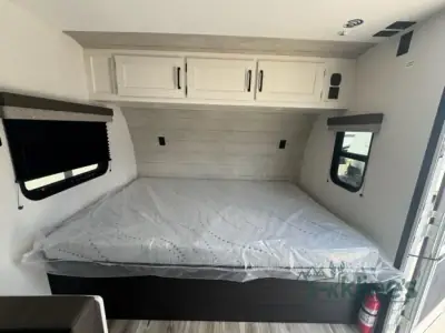 2027 Venture Sienna Lite 170BH photo 9