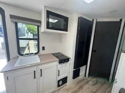 2027 Venture Sienna Lite 170BH photo 7