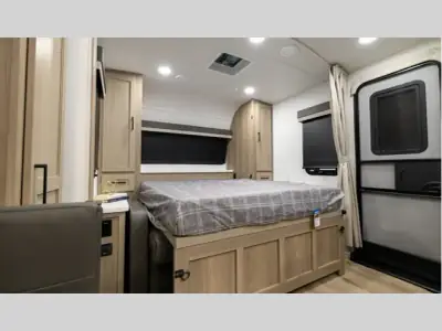 2027 Forest River Flagstaff Micro Lite 25BRDS photo 7