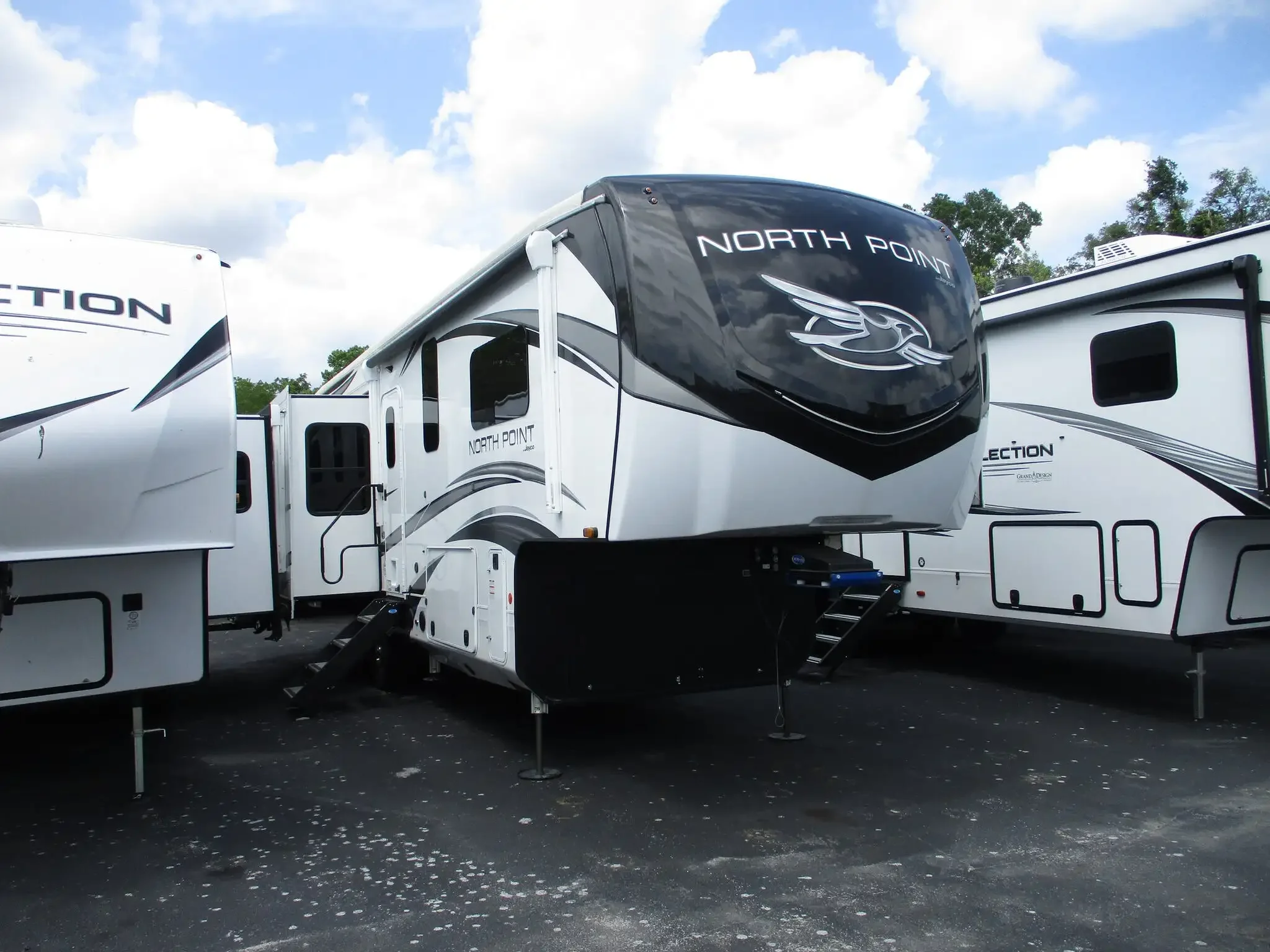 2023 Jayco North Point 340CKTS exterior