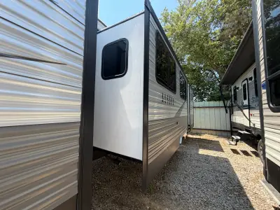 2022 Forest River AURORA 34BHTS photo 5