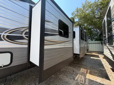 2022 Forest River AURORA 34BHTS photo 3