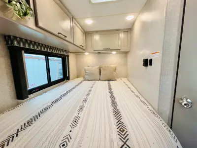 2024 Thor Motor Coach FOUR WINDS 22E photo 8
