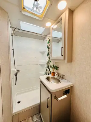 2024 Thor Motor Coach FOUR WINDS 22E photo 10