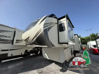 2017 Grand Design Solitude 375RES photo 3