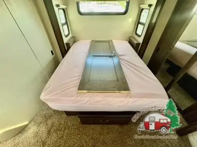 2017 Grand Design Solitude 375RES photo 32