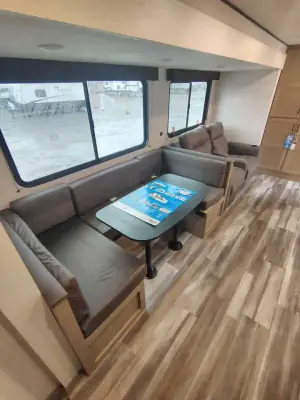 2026 Jayco Jay Flight SLX 325BHT photo 4