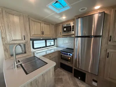 2022 Palomino SOLAIRE 304RKDS photo 15
