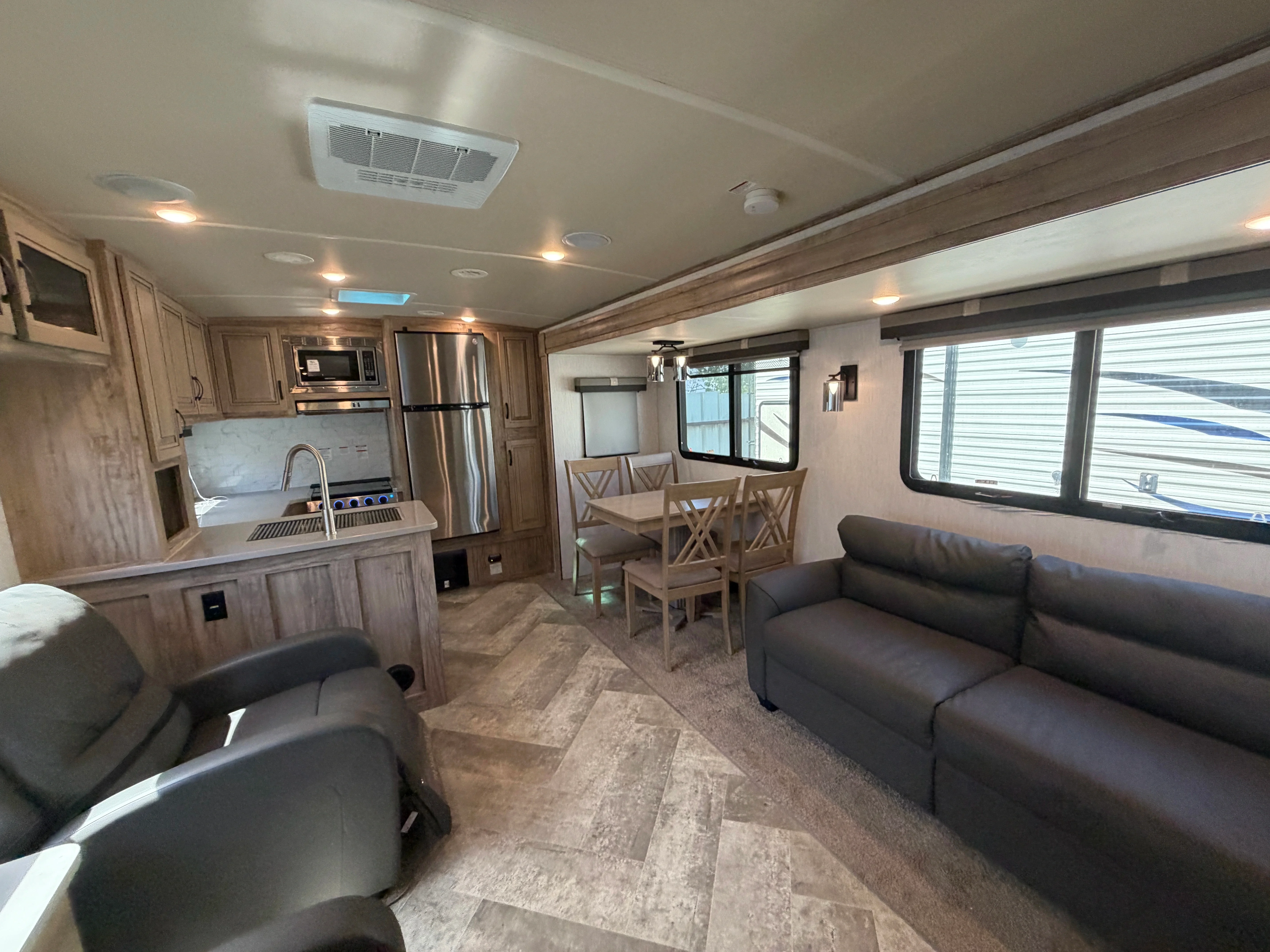 2022 Palomino SOLAIRE 304RKDS exterior
