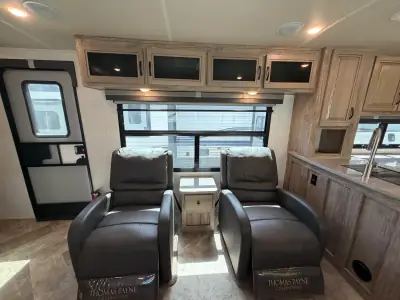 2022 Palomino SOLAIRE 304RKDS photo 3