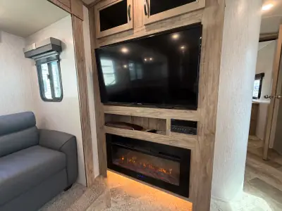 2022 Palomino SOLAIRE 304RKDS photo 26