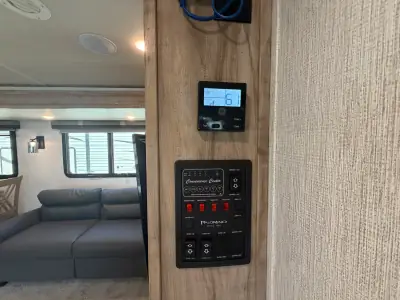 2022 Palomino SOLAIRE 304RKDS photo 27