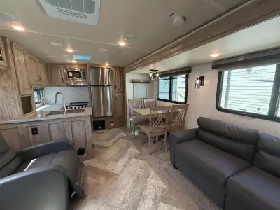2022 Palomino SOLAIRE 304RKDS photo 24