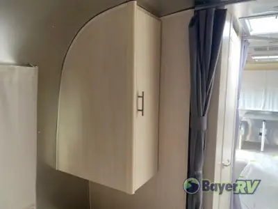 2024 Airstream Flying Cloud 27FB Twin photo 21
