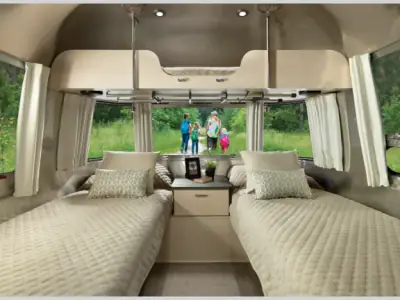 2024 Airstream Flying Cloud 27FB Twin photo 29